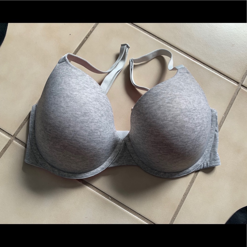 Victoria’s Secret PInk T-shirt bra